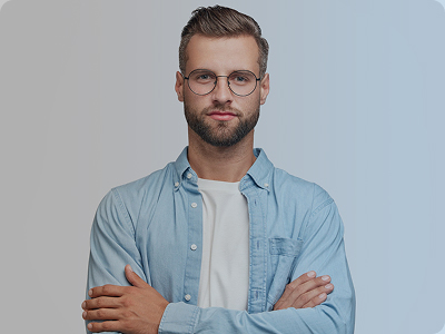 Alejandro Ruiz - Jefe de análisis financiero de Auntrix Cipher AI